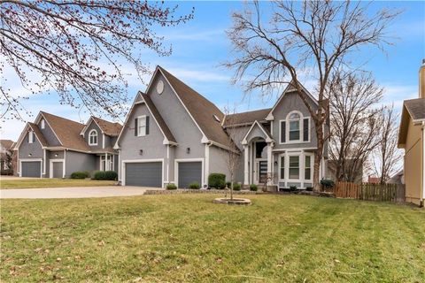 Photo of 8007 W 131st Terrace, Overland Park, KS 66213 (MLS # 2582000) Photo of 8007 W 131st Terrace, Overland Park, KS 66213 (MLS # 2582000)