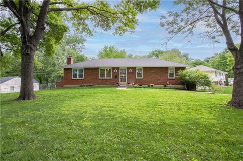 Photo of 6443 Larsen Lane, Shawnee, KS 66203 (MLS # 2637781)