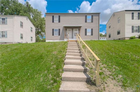 2105/07 Askew Avenue Kansas City MO 64127
