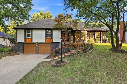 Photo of 8143 NW Beaman Drive, Kansas City, MO 64151 (MLS # 2639269)