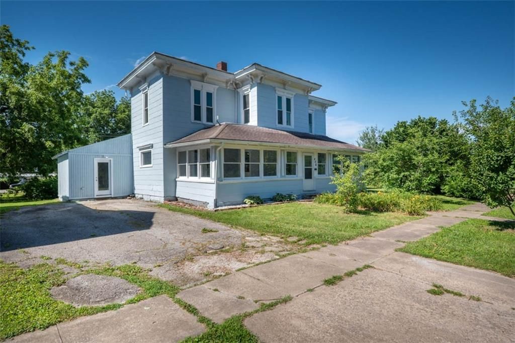 Photo of 406 E 4th Street, Cameron, MO 64429 (MLS # 2627405)