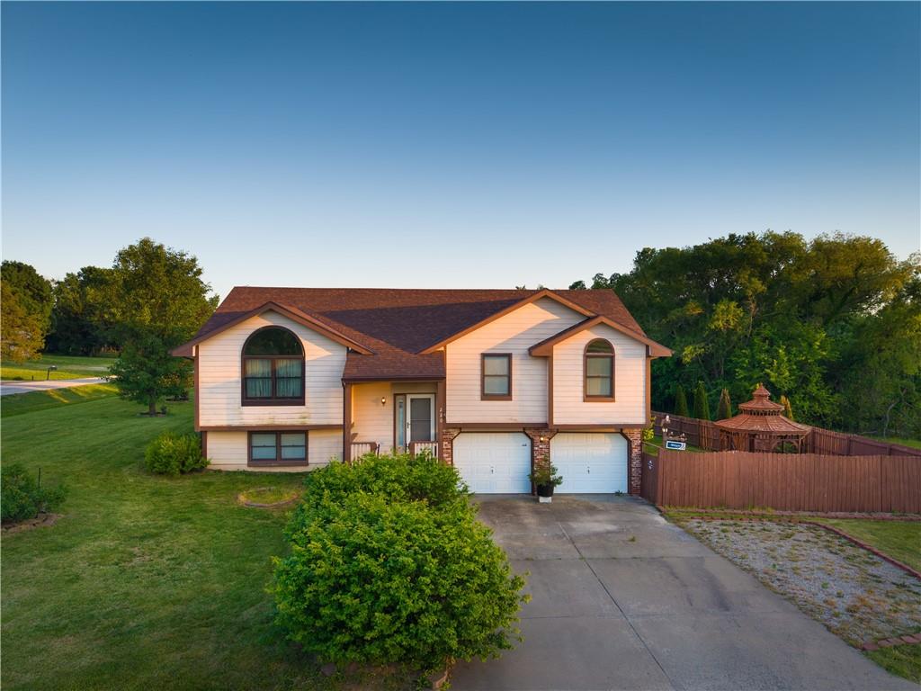 Photo of 220 E 7th Street, Pomona, KS 66076 (MLS # 2623660)