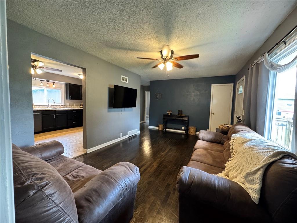 233 W 5th Street