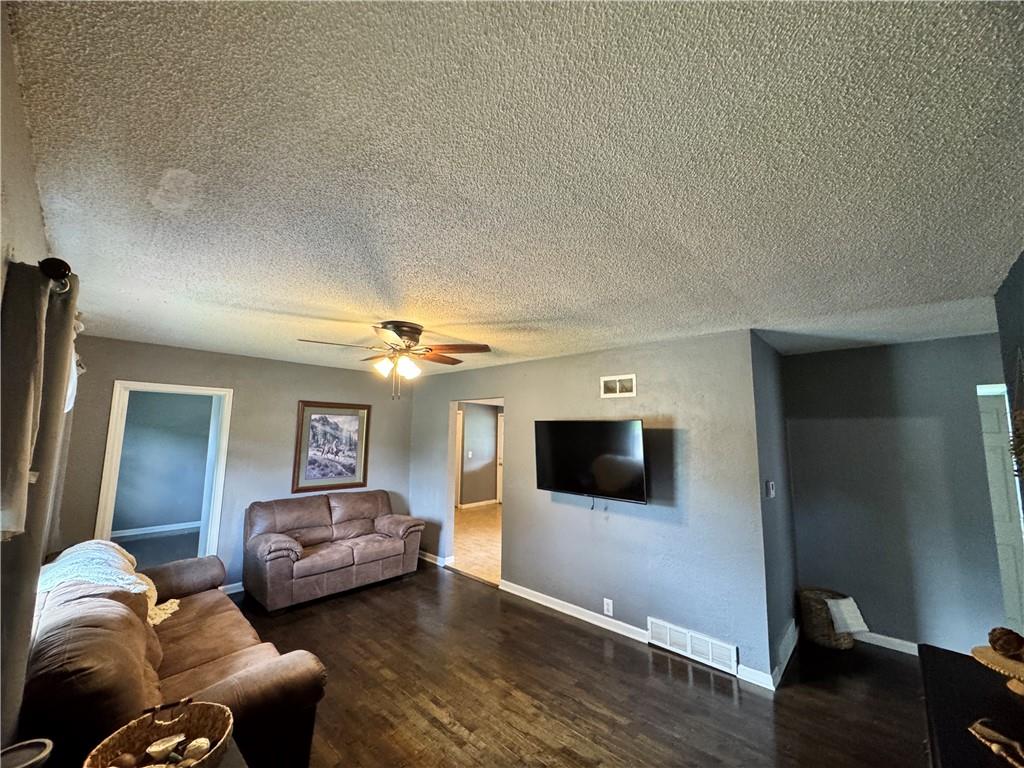 233 W 5th Street