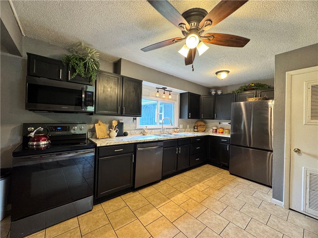 233 W 5th Street