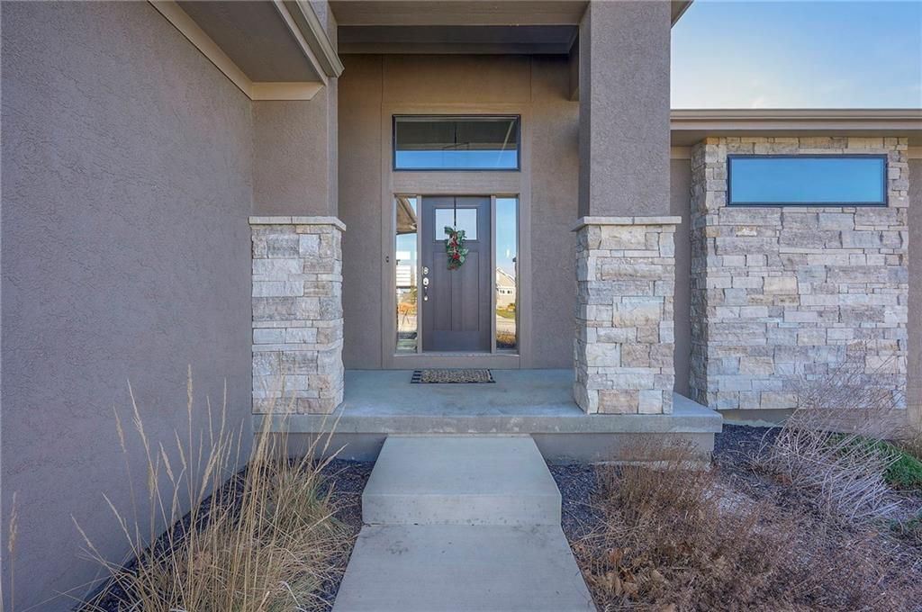 Photo of 26089 W 96 Street, Lenexa, KS 66227 (MLS # 2592242)