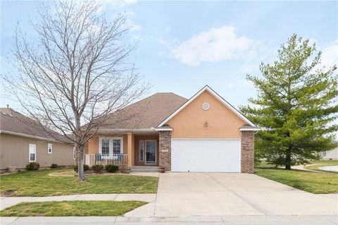 Photo of 4756 SW Leafwing Drive, Lees Summit, MO 64082 (MLS # 2606702)