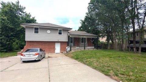 Photo of 2005 N Plymouth Road, Independence, MO 64058 (MLS # 2640527)