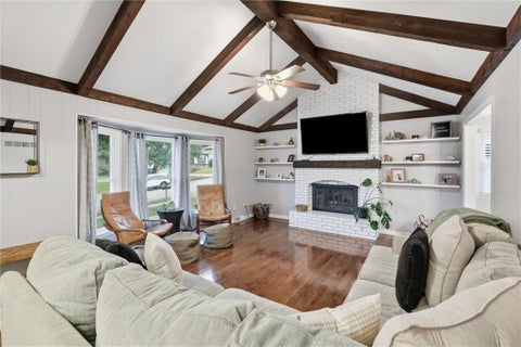 Tiny photo for 414 Kingsley Avenue, Liberty, MO 64068 (MLS # 2633343)