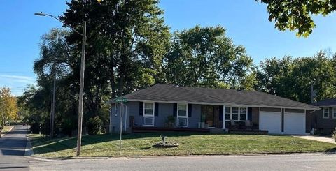 102 SW Moore Court Blue Springs MO 64014