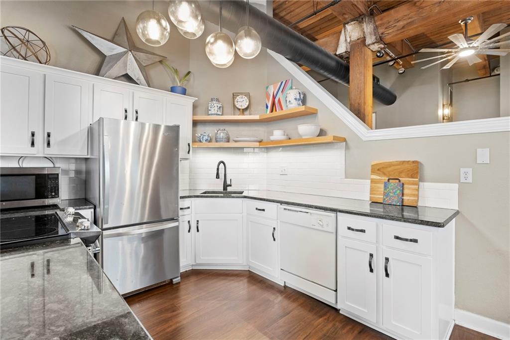 308 W 8th Street 401