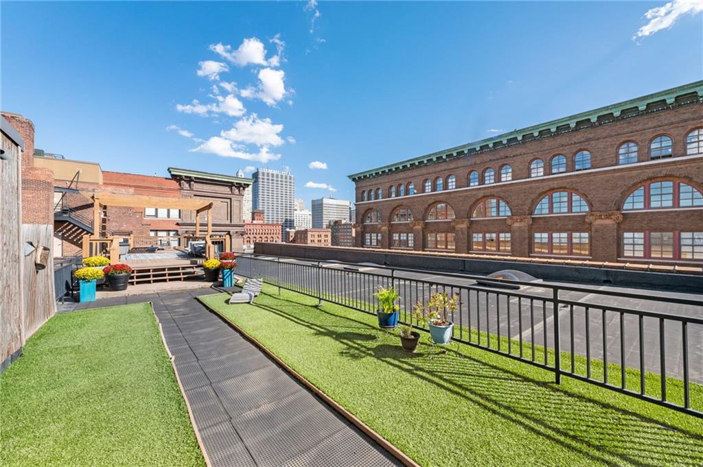 308 W 8th Street 401