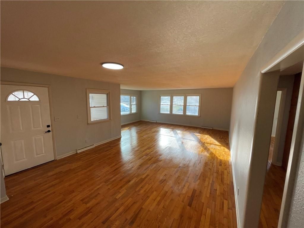 Photo of 1416 S Maple Street, Ottawa, KS 66067 (MLS # 2592619)