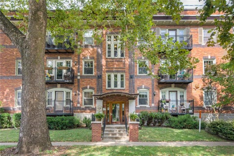 Photo of 4328 Walnut Street #2A, Kansas City, MO 64111 (MLS # 2638836)
