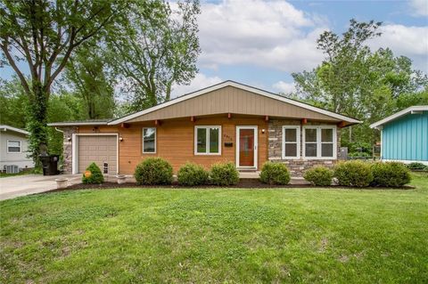 Photo of 2817 Collin Street, Independence, MO 64052 (MLS # 2616778)