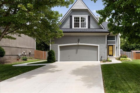 Photo of 15481 S Wyandotte Drive, Olathe, KS 66062 (MLS # 2625912)