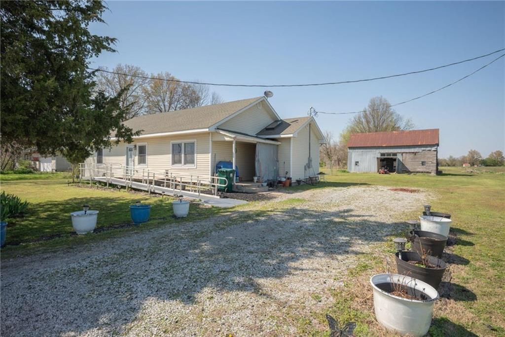 Photo of 1619 E Maple Street, Columbus, KS 66725 (MLS # 2596890)