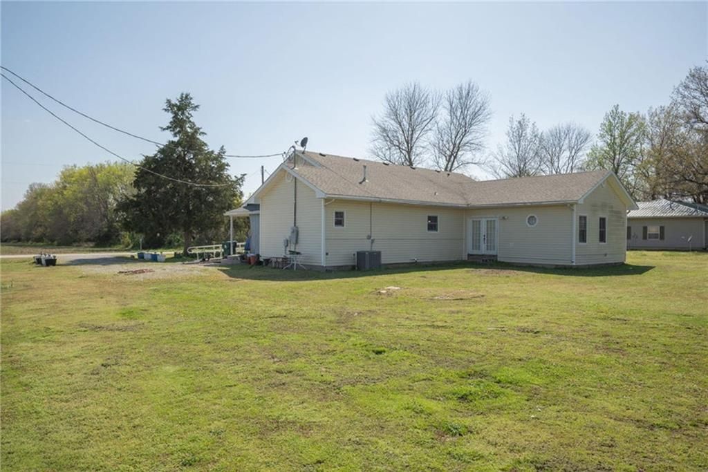 Photo of 1619 E Maple Street, Columbus, KS 66725 (MLS # 2596890)