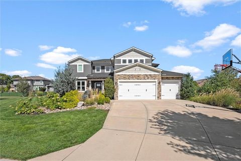 Photo of 19723 Barstow Street, Spring Hill, KS 66083 (MLS # 2578492)