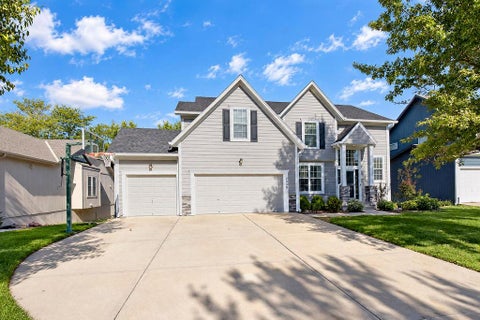 Photo of 20908 W 117th Street, Olathe, KS 66061 (MLS # 2645169)