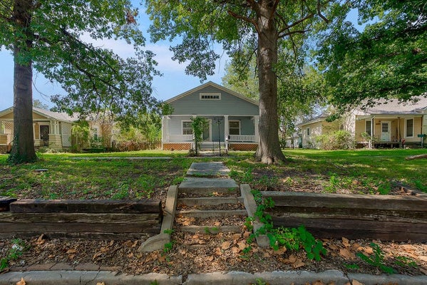 724 N OAK ST, OTTAWA, KS 66067 - Image 0f8dcba4db1a68cd46aed7b37dfb5a15/2090117999