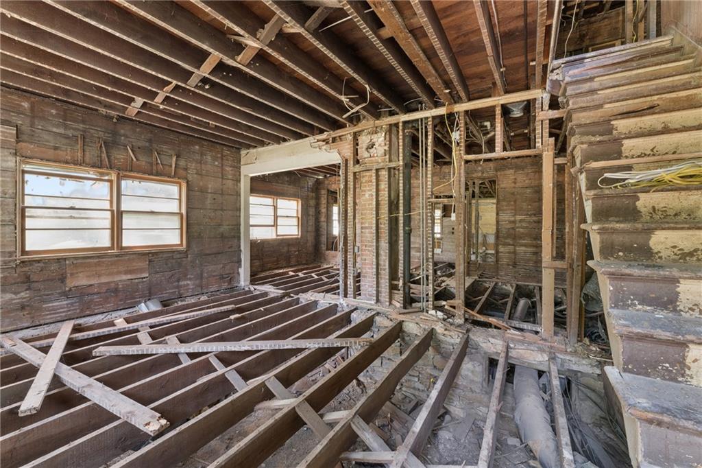 703 E 4th Street