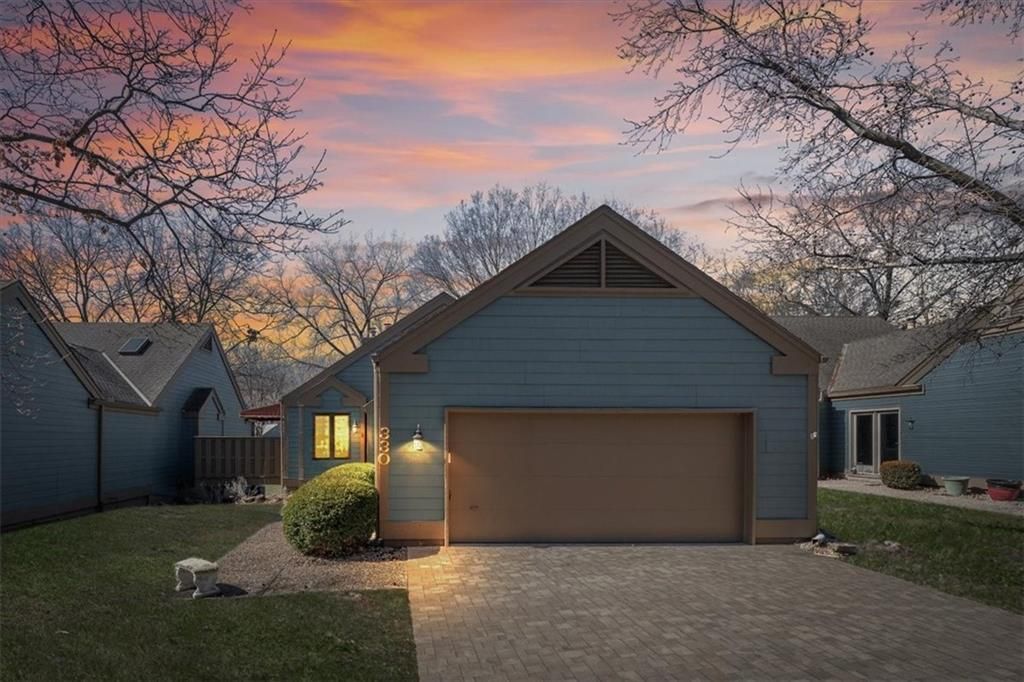 Photo of 330 Lakeside Drive, Liberty, MO 64068 (MLS # 2602799)