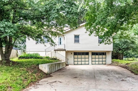 Photo of 807 Britany Drive, Warrensburg, MO 64093 (MLS # 2627767)