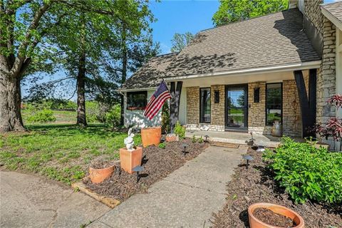 Photo of 4811 Lees Summit Road, Kansas City, MO 64136 (MLS # 2609893)