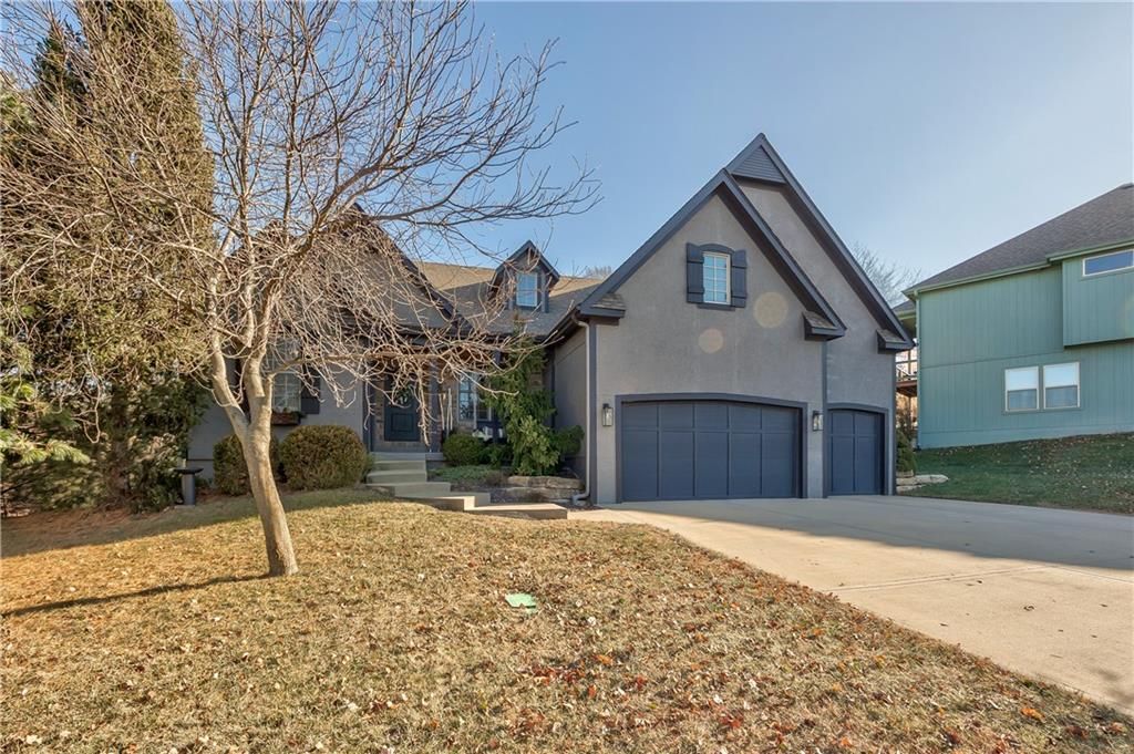 Photo of 4941 Noland Road, Shawnee, KS 66216 (MLS # 2592612)