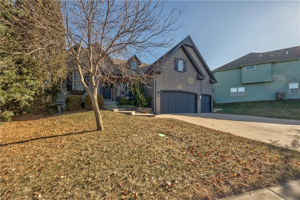 Photo of 4941 Noland Road, Shawnee, KS 66216 (MLS # 2592612)