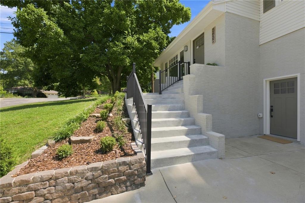 5657 W 50th Street