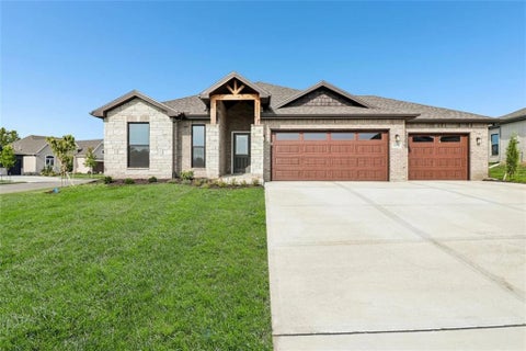 Photo of 18435 W 195th Terrace, Spring Hill, KS 66083 (MLS # 2648737)