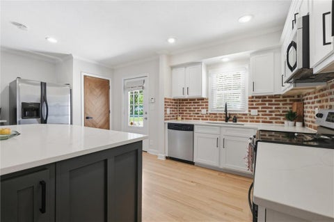 Tiny photo for 636 Hillside Avenue, Liberty, MO 64068 (MLS # 2631506)