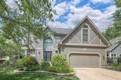 Photo of 12906 Wedd Street, Overland Park, KS 66213 (MLS # 2564916) Photo of 12906 Wedd Street, Overland Park, KS 66213 (MLS # 2564916)