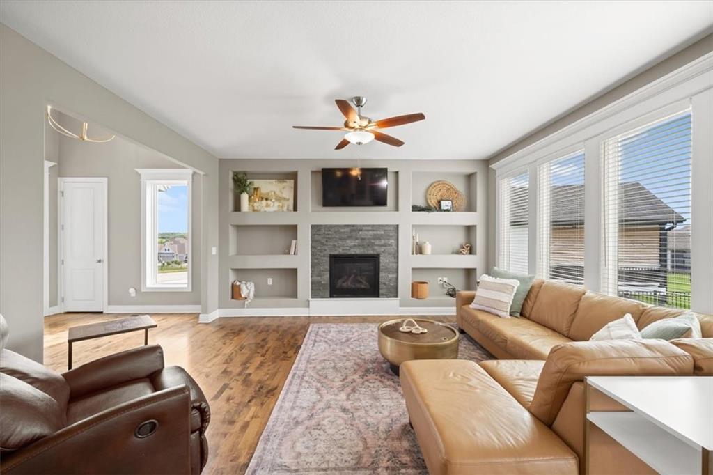 933 Bridgeshire Drive