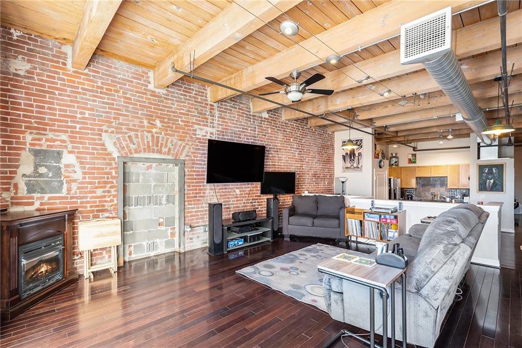 612 CENTRAL Street 304