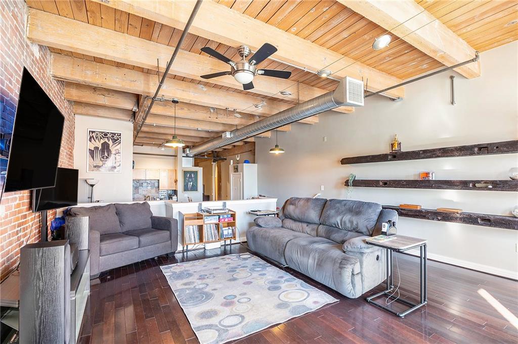 612 CENTRAL Street 304