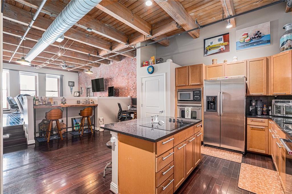 612 CENTRAL Street 304