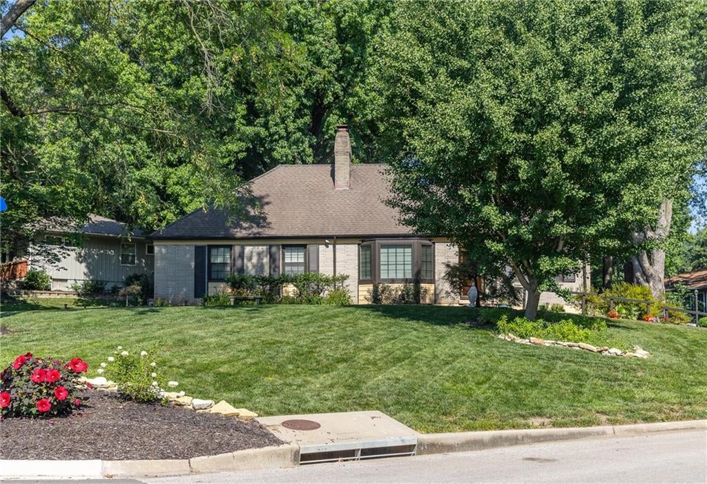 4934 Howe Drive