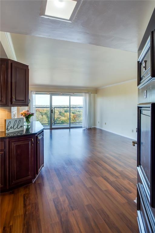 4550 Warwick Boulevard 703-04