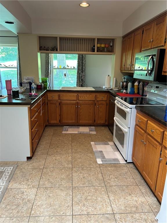 Photo 6 of 52 of 2902 Ajax Road house