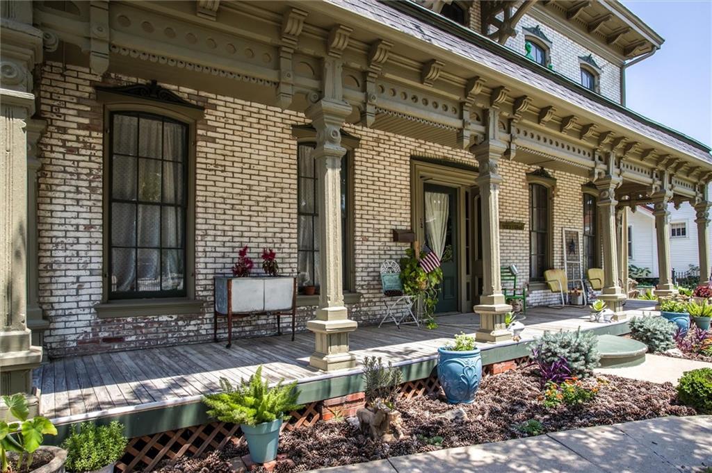 522 W Maple Avenue