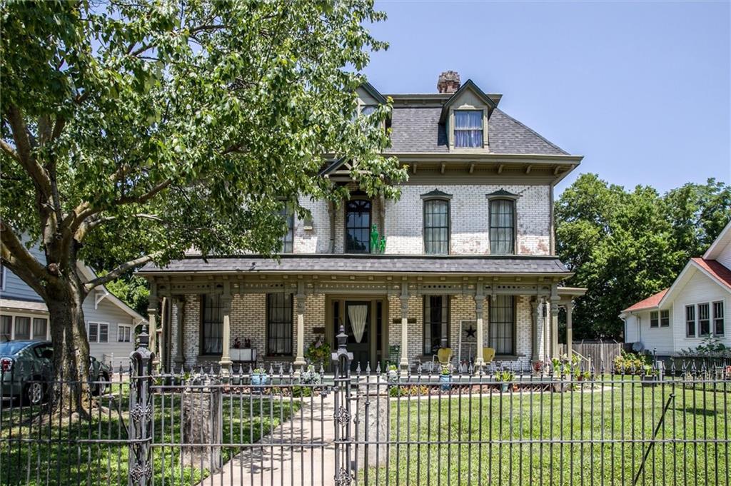 522 W Maple Avenue