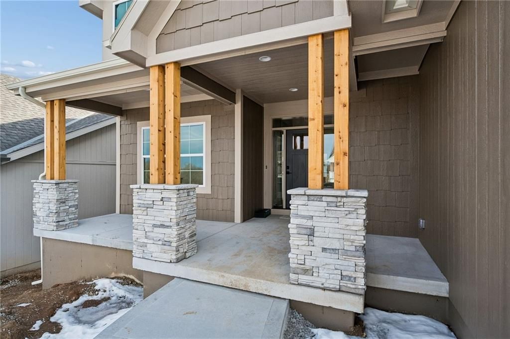 Photo of 2157 Black Walnut Drive, Liberty, MO 64068 (MLS # 2579079)