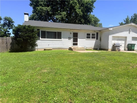 Photo of 502 N Wooden Avenue, Braymer, MO 64624 (MLS # 2625972)