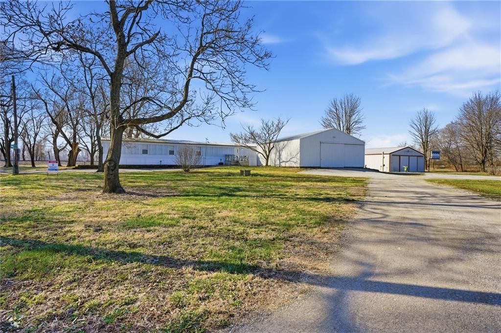 Photo of 601 Gano Street, Missouri City, MO 64072 (MLS # 2608219)