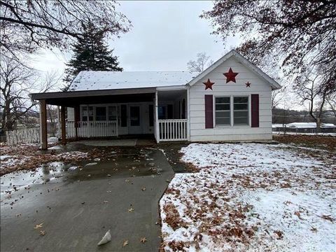 63 Logan Street Leavenworth KS 66048