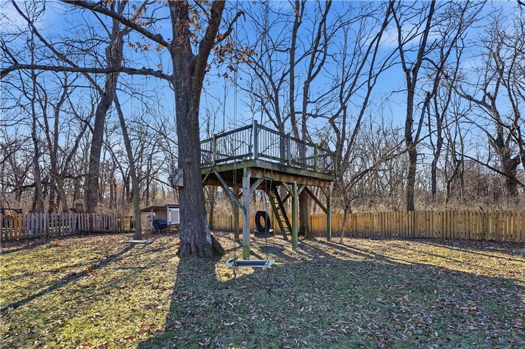 1614 NW Nicholas Drive