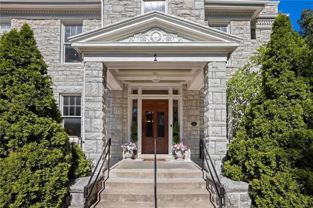 1 Hawthorne Place